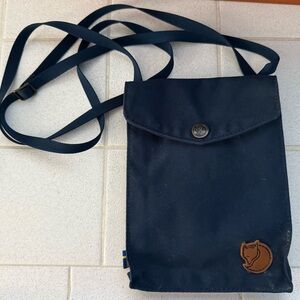 Fjallraven Everyday Pocket Bag, Navy Blue, EUC